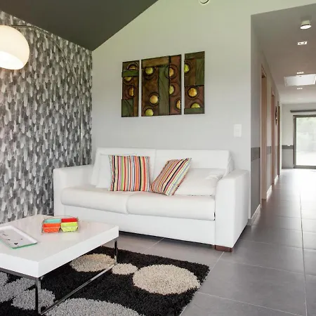 בית נופש Gorgeous Holiday With Indoor Pool In Tenneville *